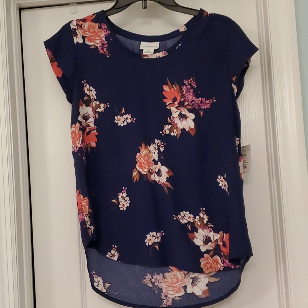 Liz Claiborne navy floral blouse SM